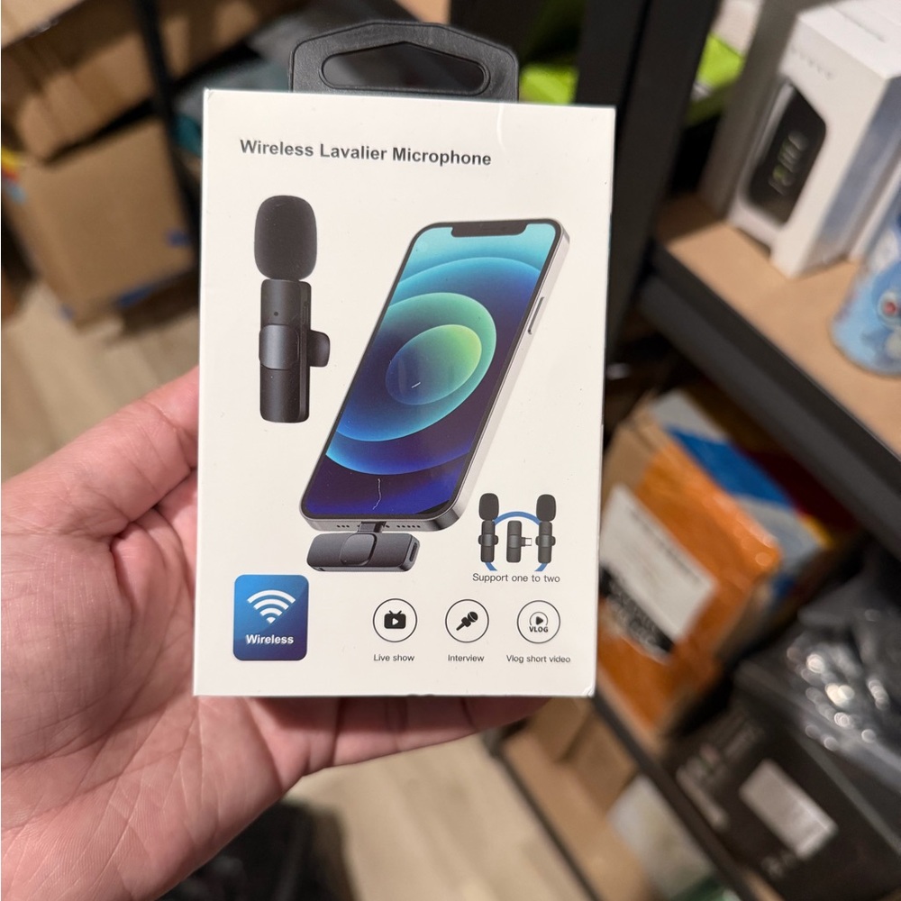 Wireless Lavalier Microphone for Smartphones - Black